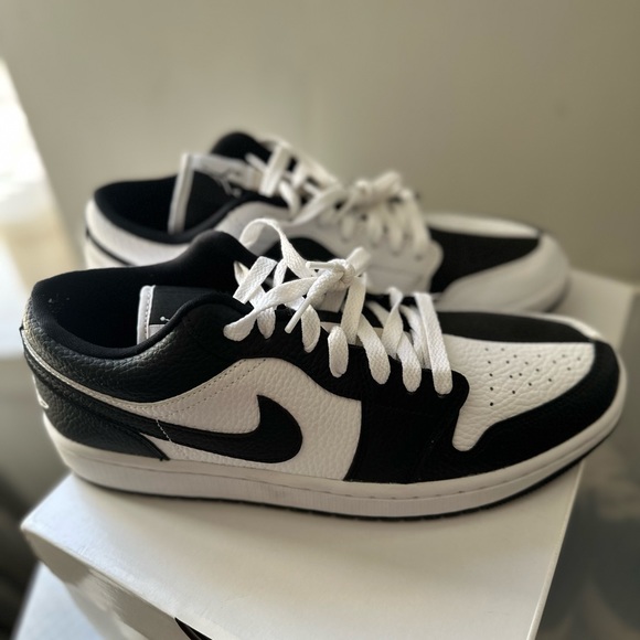 Air Jordan 1 Low SE Homage - Picture 3 of 5